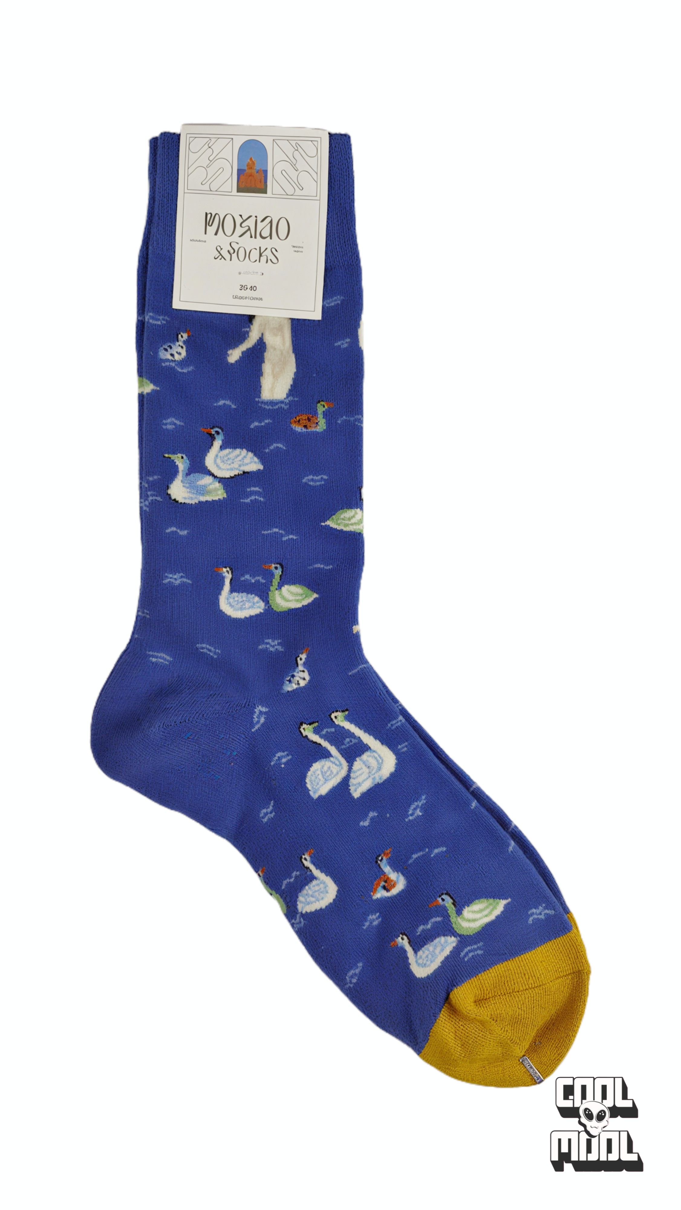 جوراب وارداتی ساقدار طرح قو زنانه