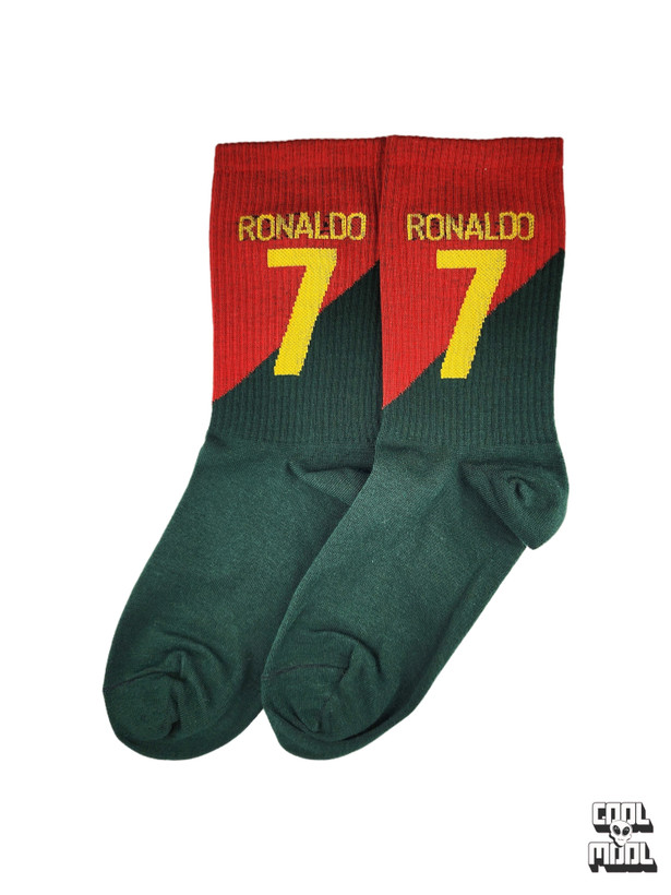 👑 جوراب ساقدار ورزشی طرح CR7 – مدل رونالدو اسطوره پرتغال! 🔥