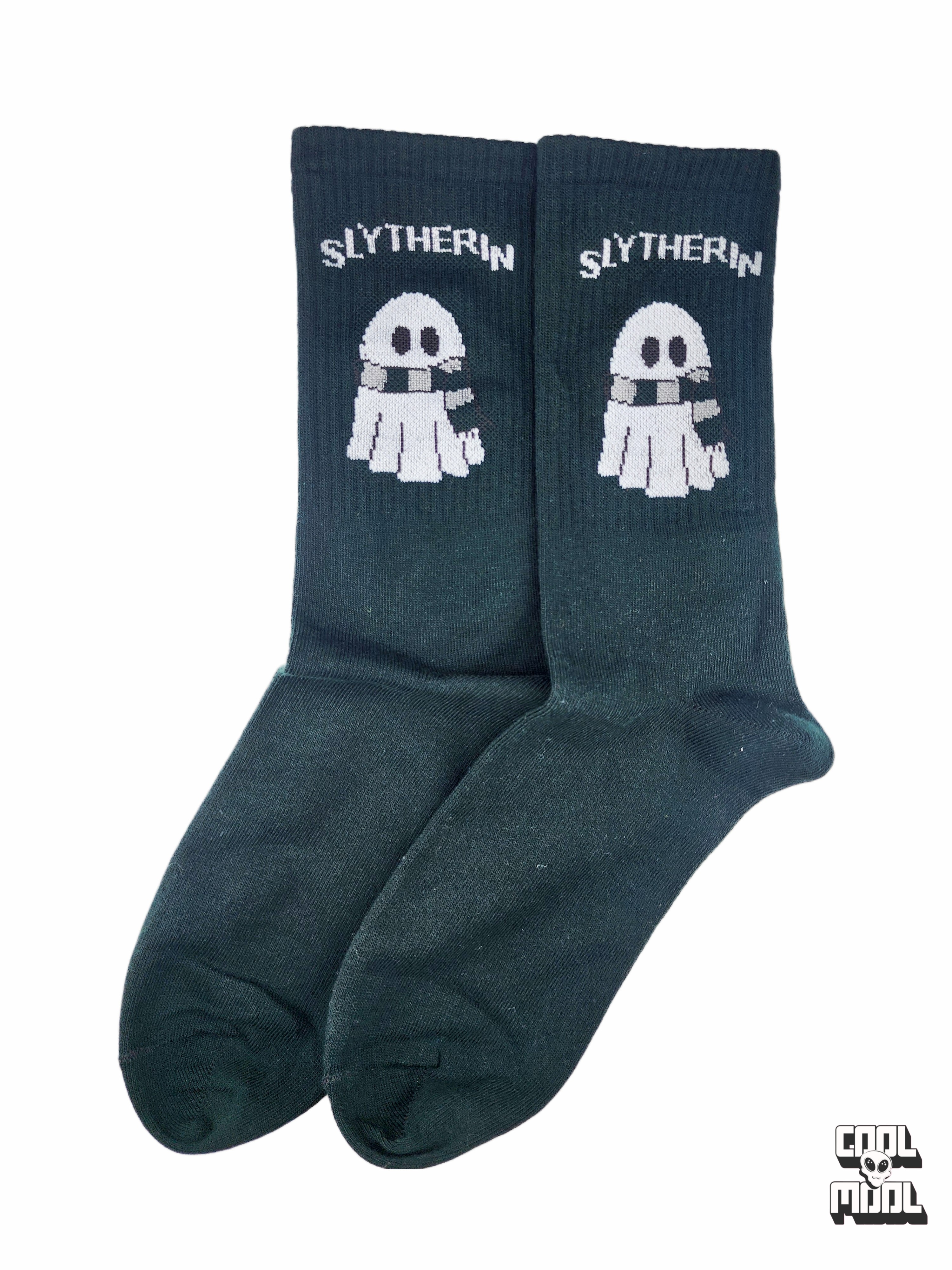 جوراب سبز تیره اسلیترین 🐍 | نماد شبح بامزه و متن SLYTHERIN، هدیه ایده‌آل برای طرفداران هری پاتر!