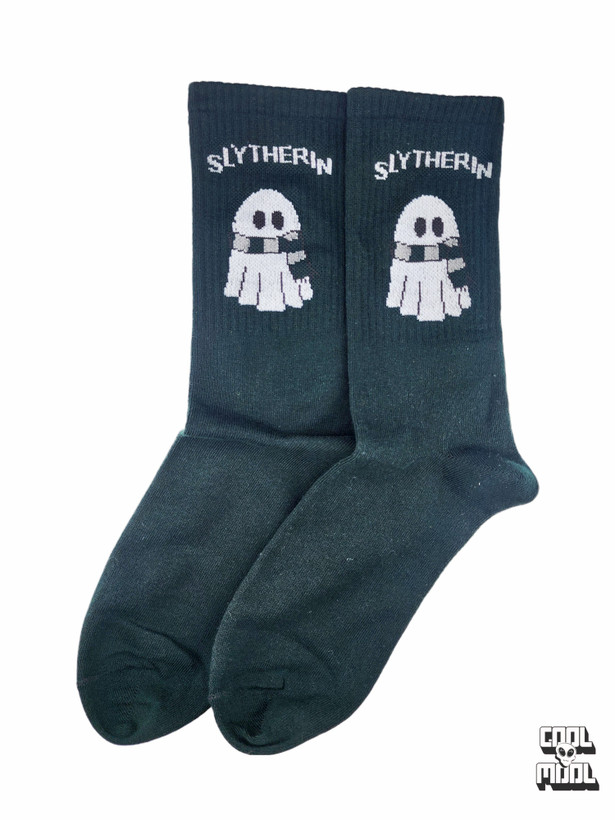 جوراب سبز تیره اسلیترین 🐍 | نماد شبح بامزه و متن SLYTHERIN، هدیه ایدهآل برای طرفداران هری پاتر!