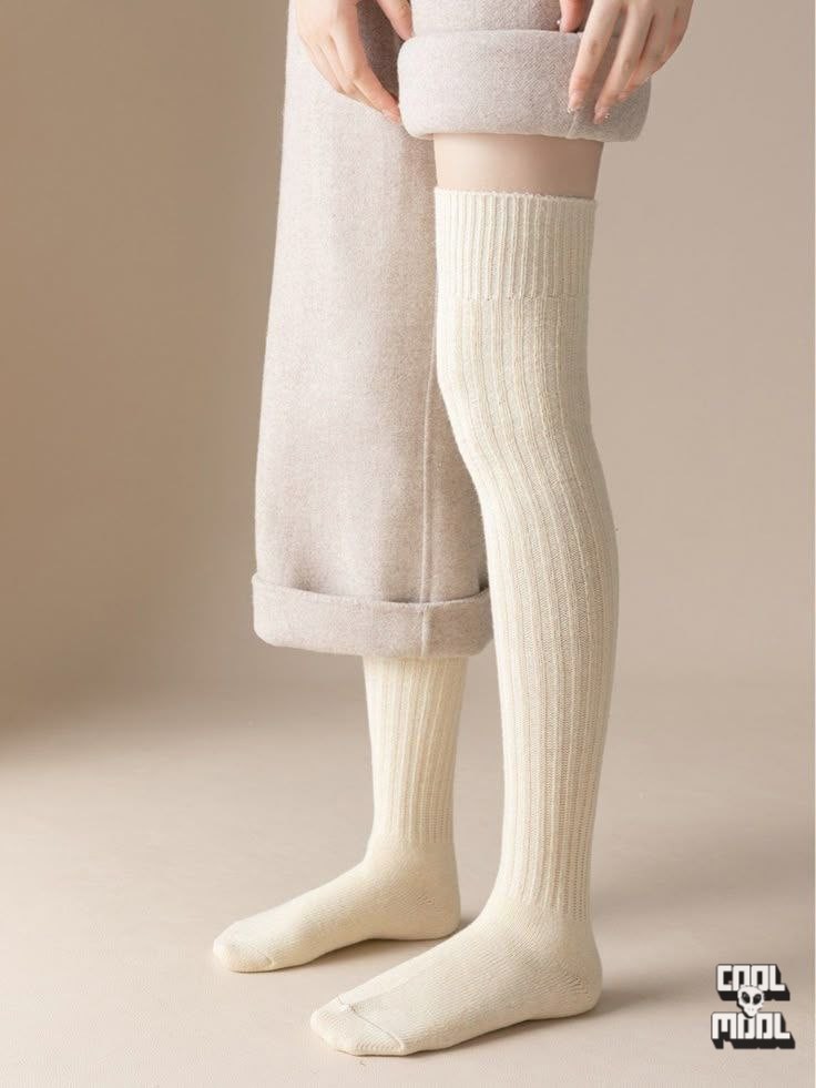 جوراب بالای زانو بافت کبریتی (Over Knee) وارداتی، نخی و ضد حساسیت – ترند محبوب امسال!