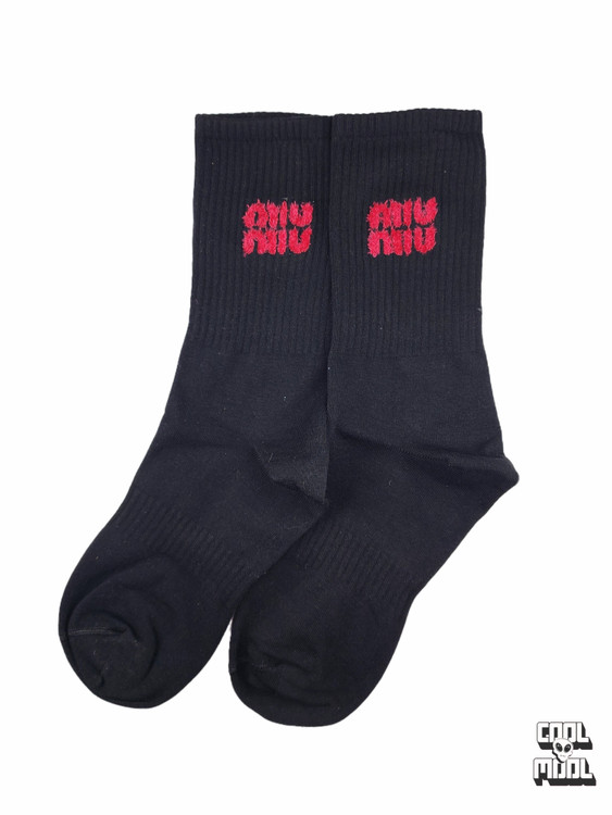 مجموعه جوراب Miu Miu با لوگوی سه کُرهای برجسته | استایل های-فشن ✨🎀