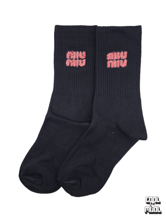 مجموعه جوراب Miu Miu با لوگوی سه کُرهای برجسته | استایل های-فشن ✨🎀