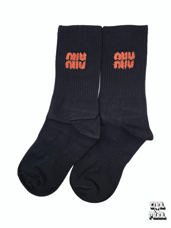 مجموعه جوراب Miu Miu با لوگوی سه کُرهای برجسته | استایل های-فشن ✨🎀